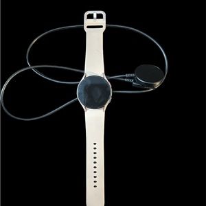 Wearable galaxy 4 watch